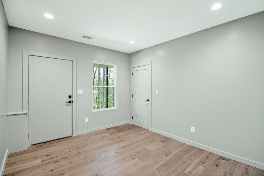Spacious, unfurnished interior of a new home in , Blue Ridge (Image 39).