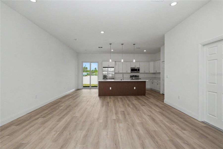 Spacious, unfurnished interior of a new home in , Ocala (Image 41).