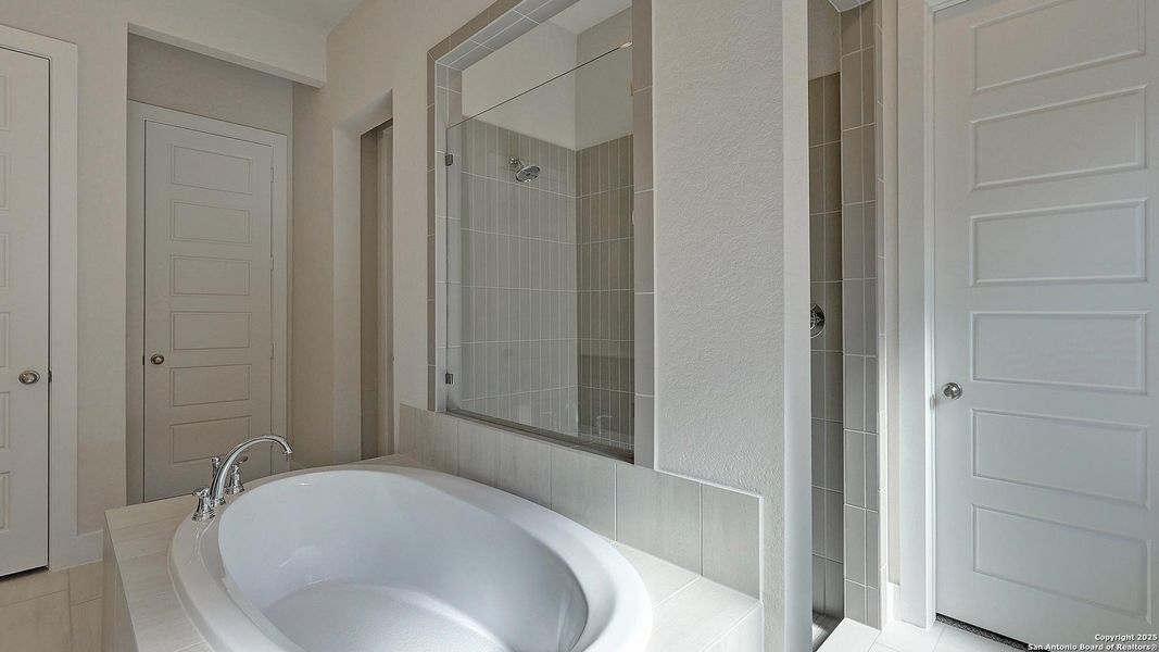 Image 32 of a home in Ladera 50'. Image 32 of a home in Ladera 50'.