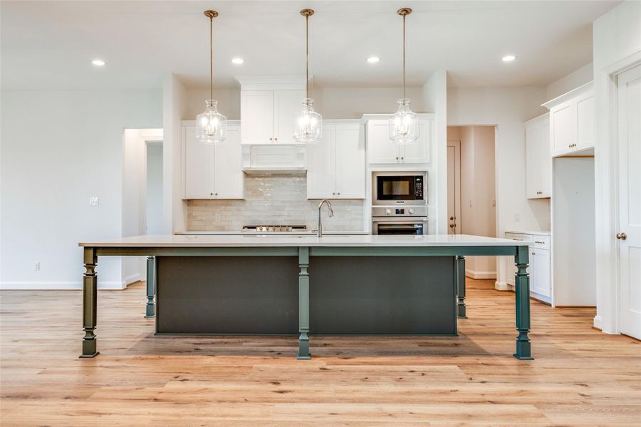 Furnished interior view inside a new home in Arborwood, Waller (Image 8).