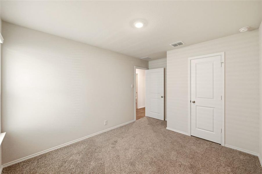Spacious, unfurnished interior of a new home in , Converse (Image 30).