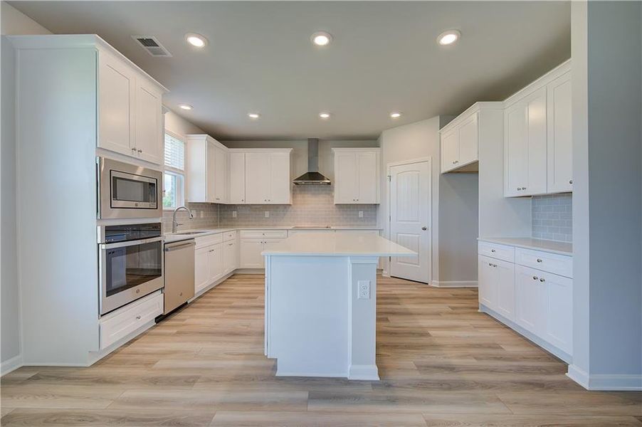 Furnished interior view inside a new home in Bowers Farm, McDonough (Image 10).