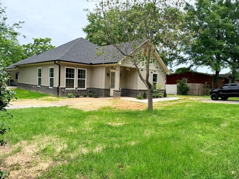 Exterior details and patio area of a home in , Chandler (Image 3).