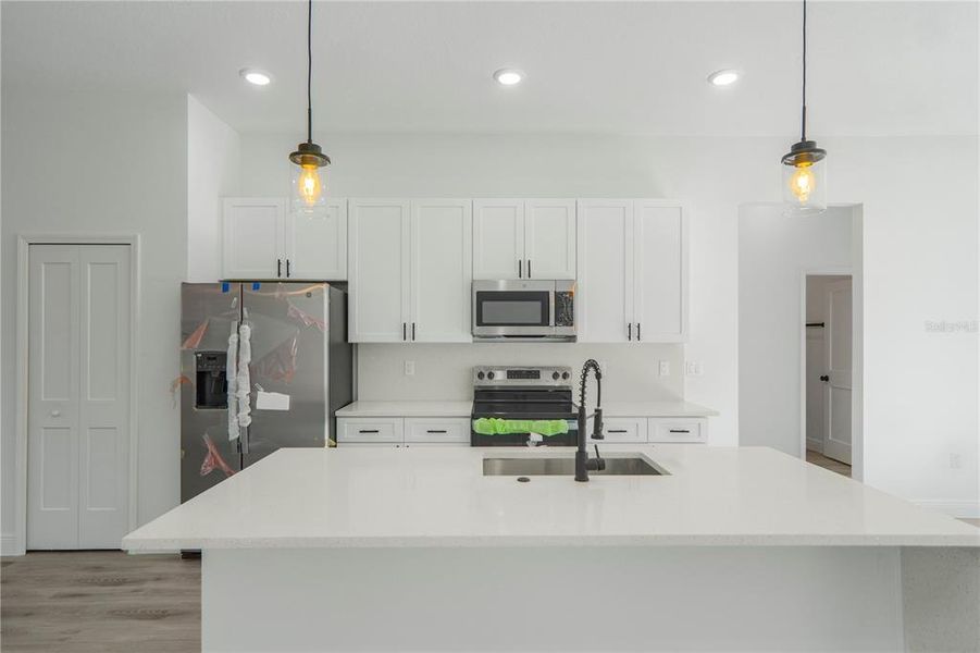 Furnished interior view inside a new home in , Dunnellon (Image 15).
