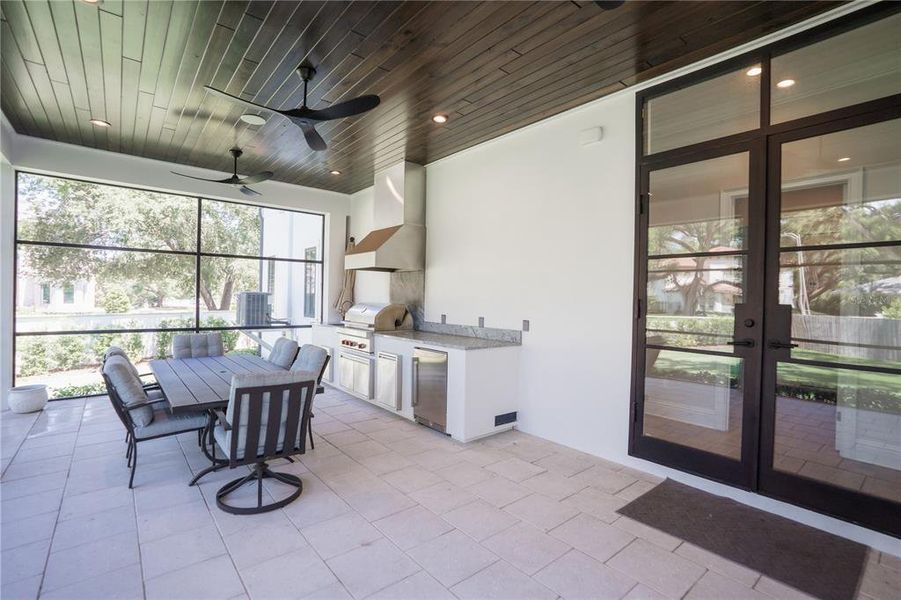 Exterior details and patio area of a home in , Tampa (Image 27).
