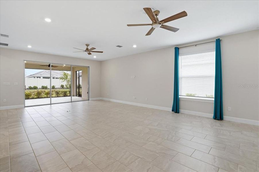 Spacious, unfurnished interior of a new home in , Palmetto (Image 23).