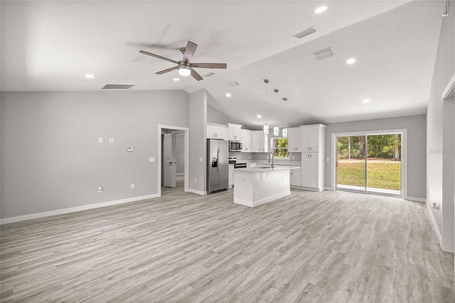Spacious, unfurnished interior of a new home in , Ocala (Image 23).