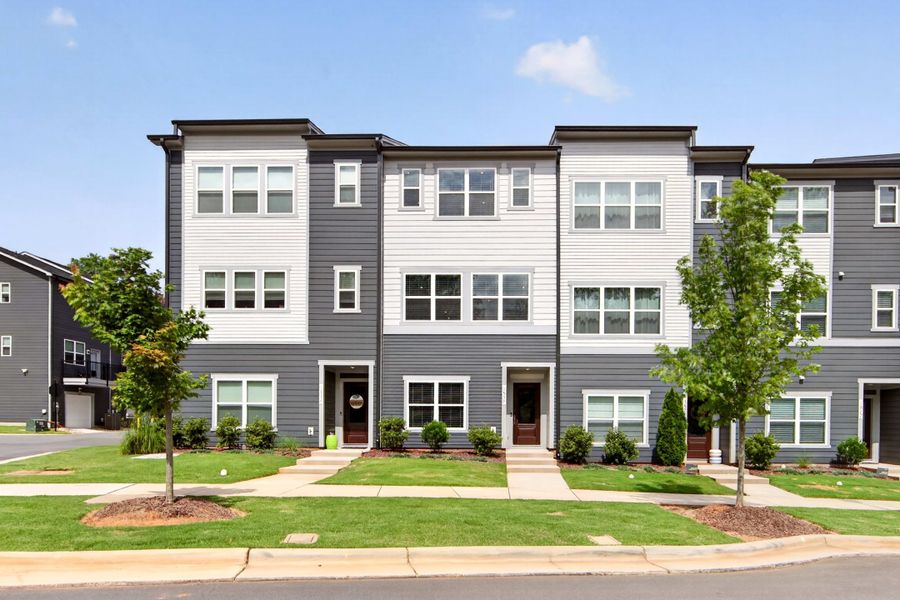 Condo located in Charlotte, NC showcasing its design and architecture (Image 5). Condo located in Charlotte, NC showcasing its design and architecture (Image 5).
