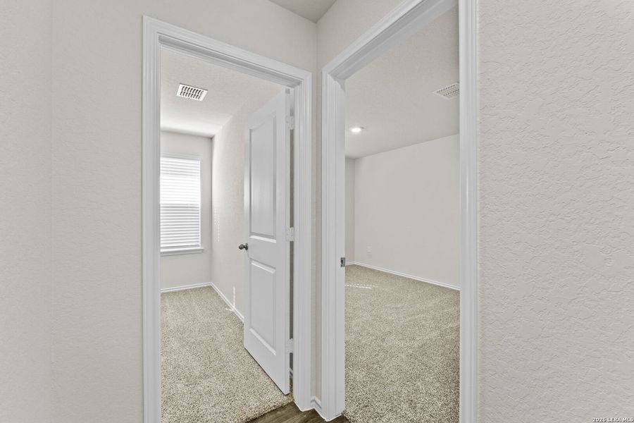 Spacious, unfurnished interior of a new home in Laurel Vistas, San Antonio (Image 19).