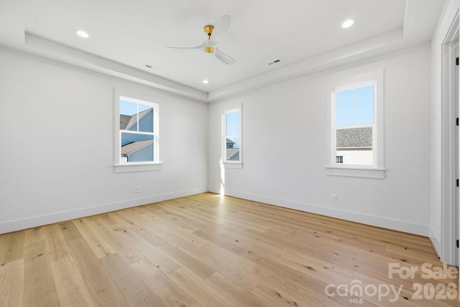 Spacious, unfurnished interior of a new home in The River District, Charlotte (Image 11).