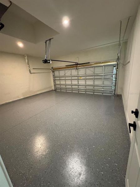 Spacious, unfurnished interior of a new home in , Port Charlotte (Image 7).