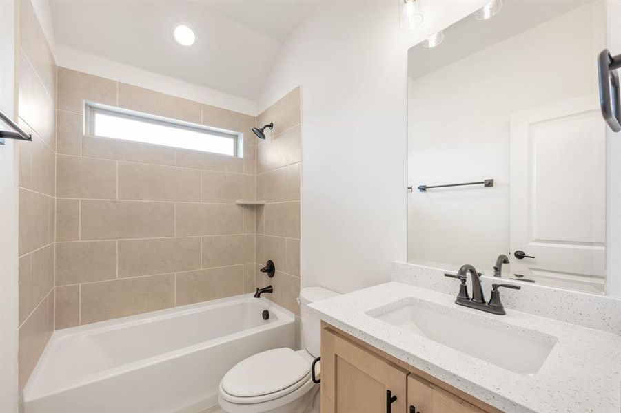 Image 39 of a home in Terracina. Image 39 of a home in Terracina.