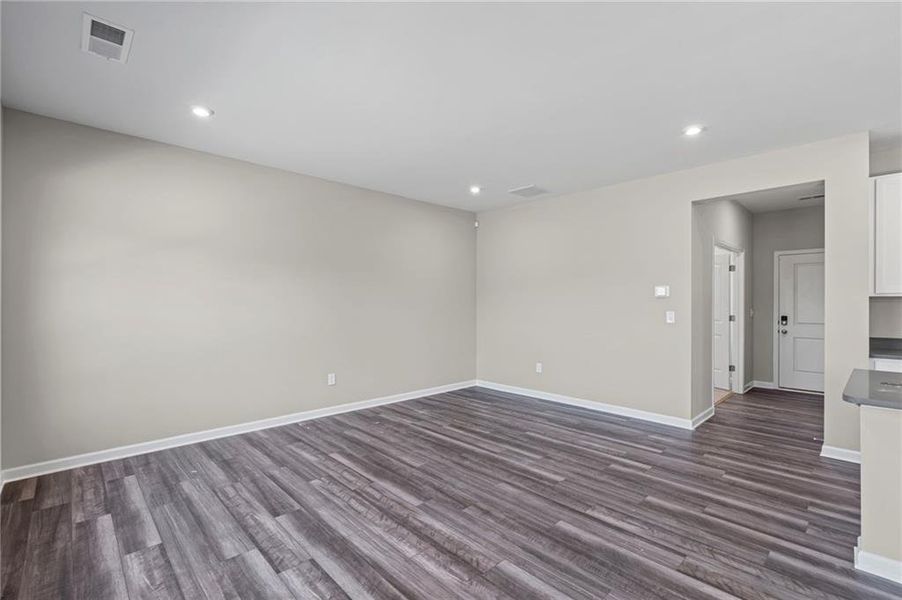 Spacious, unfurnished interior of a new home in Crossvine Estates, Braselton (Image 33).