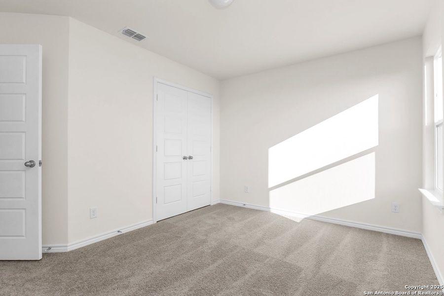 Spacious, unfurnished interior of a new home in Knox Ridge, Converse (Image 11).