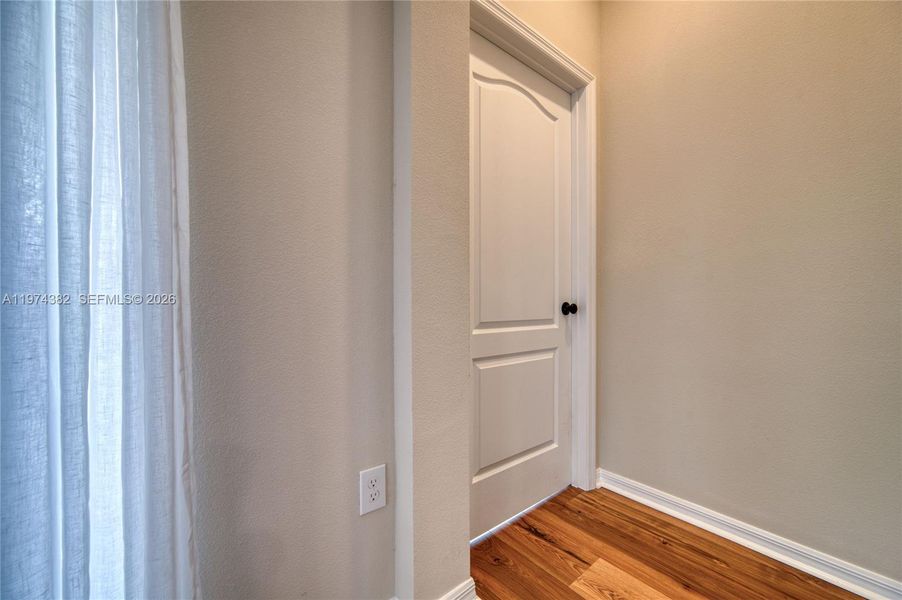 Spacious, unfurnished interior of a new home in , Clermont (Image 33).