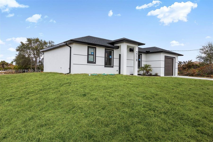 Exterior details and patio area of a home in , Lehigh Acres (Image 30).
