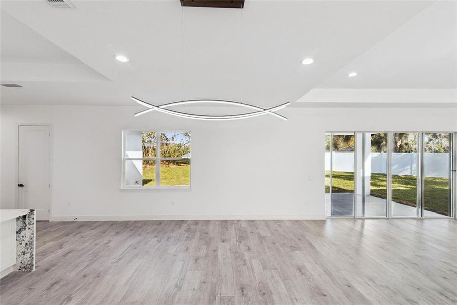 Spacious, unfurnished interior of a new home in , Leesburg (Image 33).