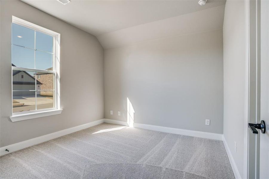 Spacious, unfurnished interior of a new home in West Crossing, Anna (Image 20).