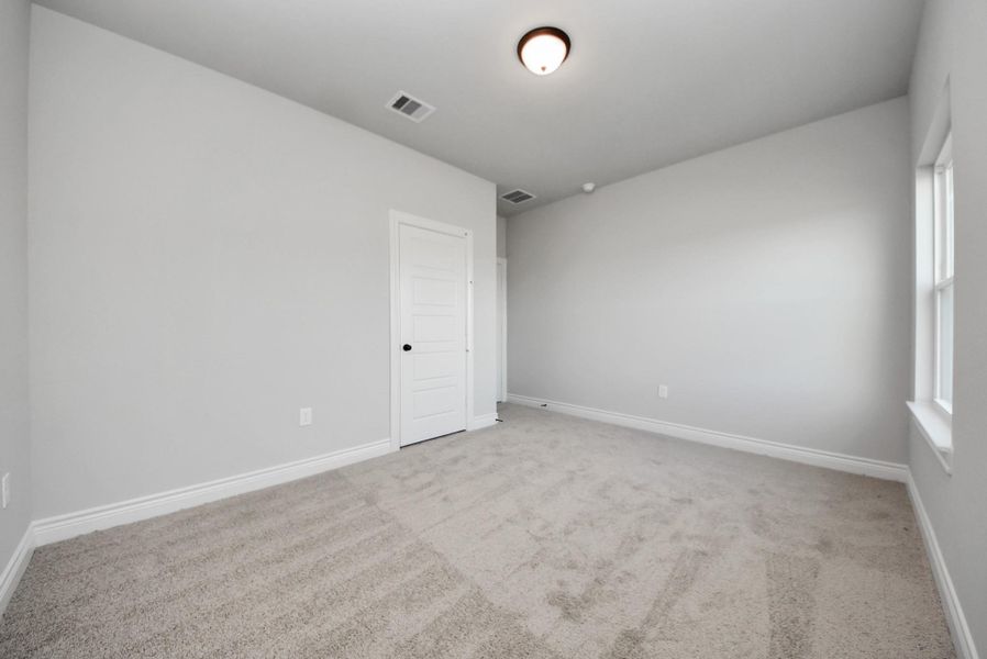 Spacious, unfurnished interior of a new home in Hill & Dale Ranch, Splendora (Image 34).