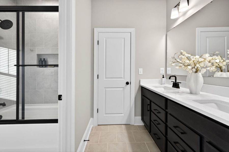 Furnished interior view inside a new home in Edgewater - Harbor Pointe, Lancaster (Image 29). Furnished interior view inside a new home in Edgewater - Harbor Pointe, Lancaster (Image 29).