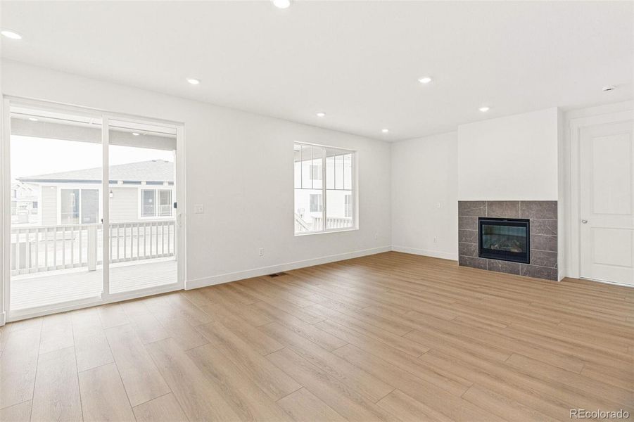 Spacious, unfurnished interior of a new home in Painted Prairie, Aurora (Image 15).