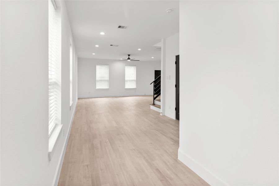 Spacious, unfurnished interior of a new home in , Houston (Image 22).