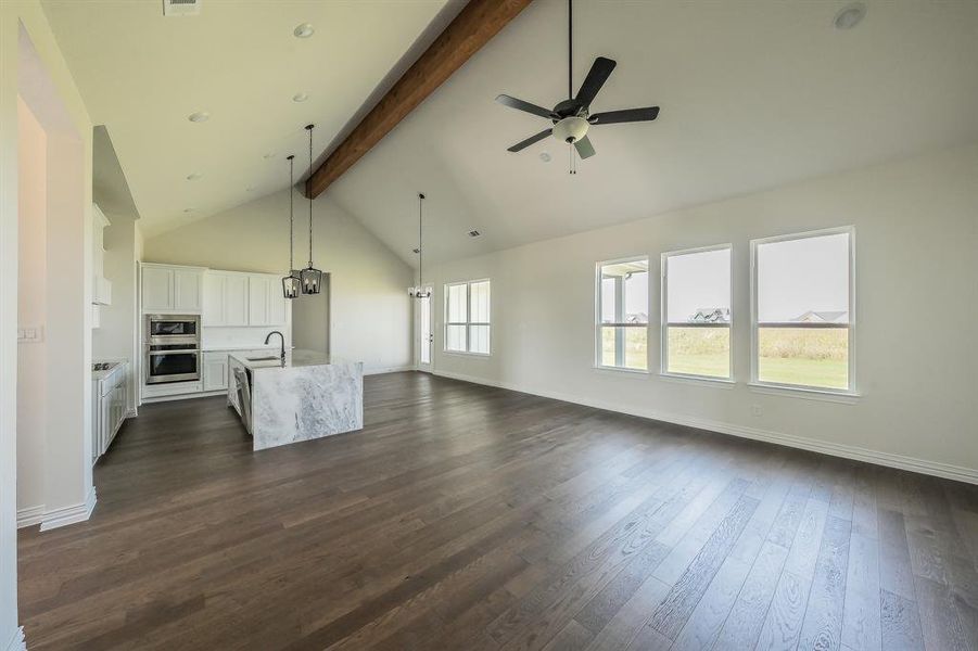Spacious, unfurnished interior of a new home in Matthews Farms, Venus (Image 36).