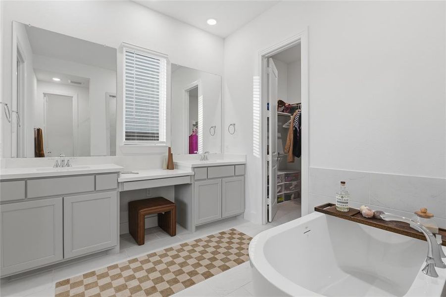 Furnished interior view inside a new home in Sonoma Verde, McLendon-Chisholm (Image 10).