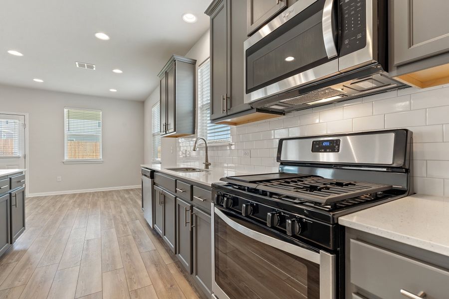 010_dsc01436_52353348894_o