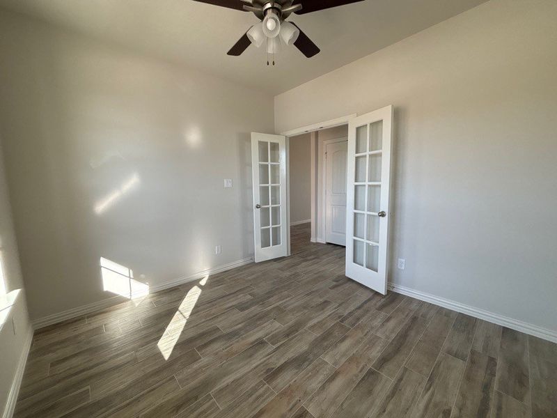 Spacious, unfurnished interior of a new home in Waterford Park, Weatherford (Image 13).