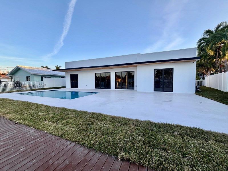 Exterior details and patio area of a home in , Deerfield Beach (Image 18).