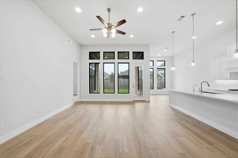 Spacious, unfurnished interior of a new home in Bridgeland 50′, Cypress (Image 18).