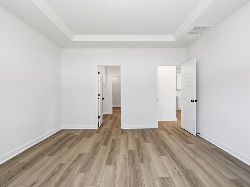 Spacious, unfurnished interior of a new home in Crown Pointe, Georgetown (Image 11).