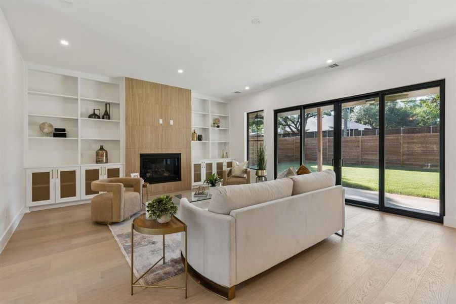 Furnished interior view inside a new home in , Dallas (Image 8).