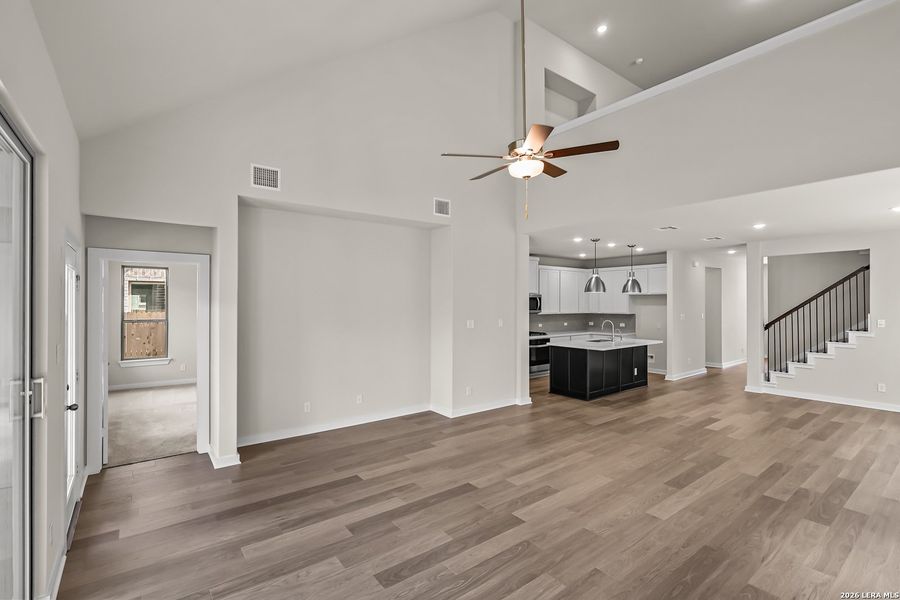 Spacious, unfurnished interior of a new home in Stillwater Ranch, San Antonio (Image 21).