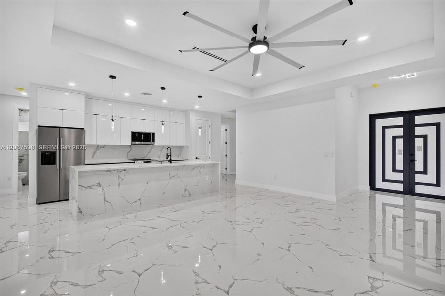 Spacious, unfurnished interior of a new home in , Punta Gorda (Image 11).