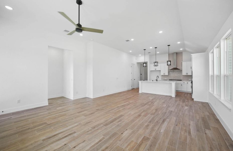 Image 24 of a home in Valencia. Image 24 of a home in Valencia.