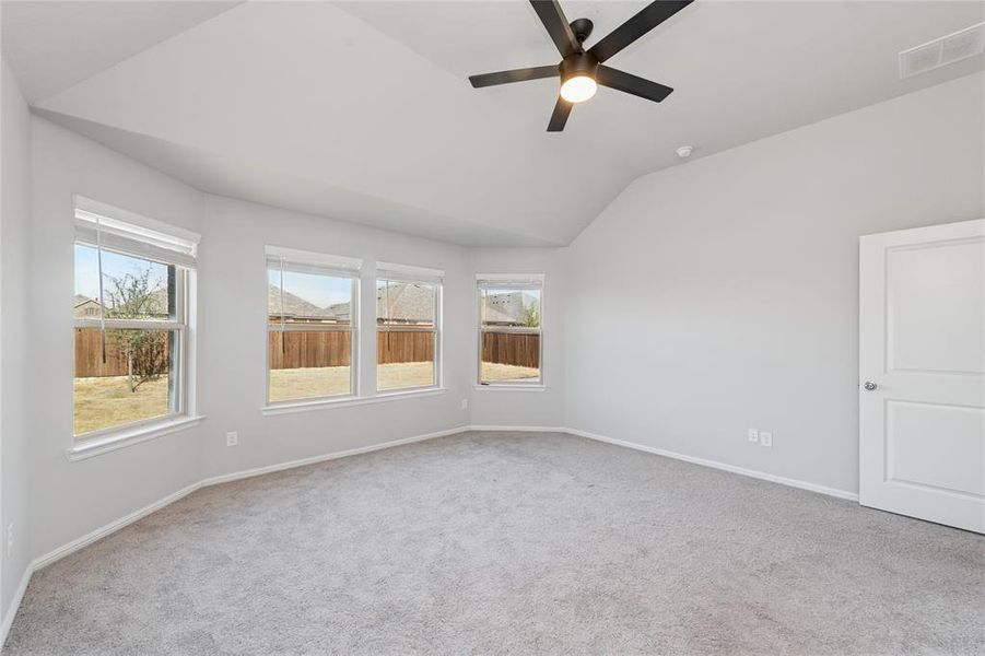 Spacious, unfurnished interior of a new home in Light Farms - Sweetwater, Celina (Image 23).