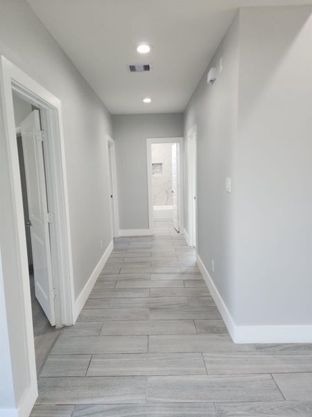 Spacious, unfurnished interior of a new home in , Houston (Image 20).