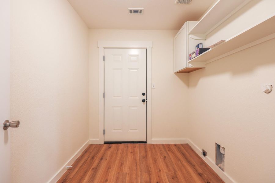 Spacious, unfurnished interior of a new home in , Cleveland (Image 27).