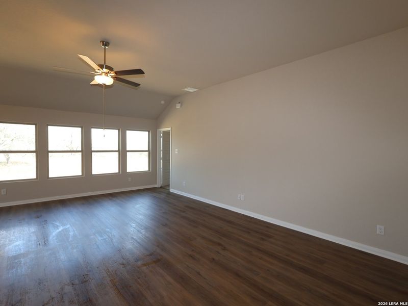 Spacious, unfurnished interior of a new home in Chaparral Ranch, Floresville (Image 23).