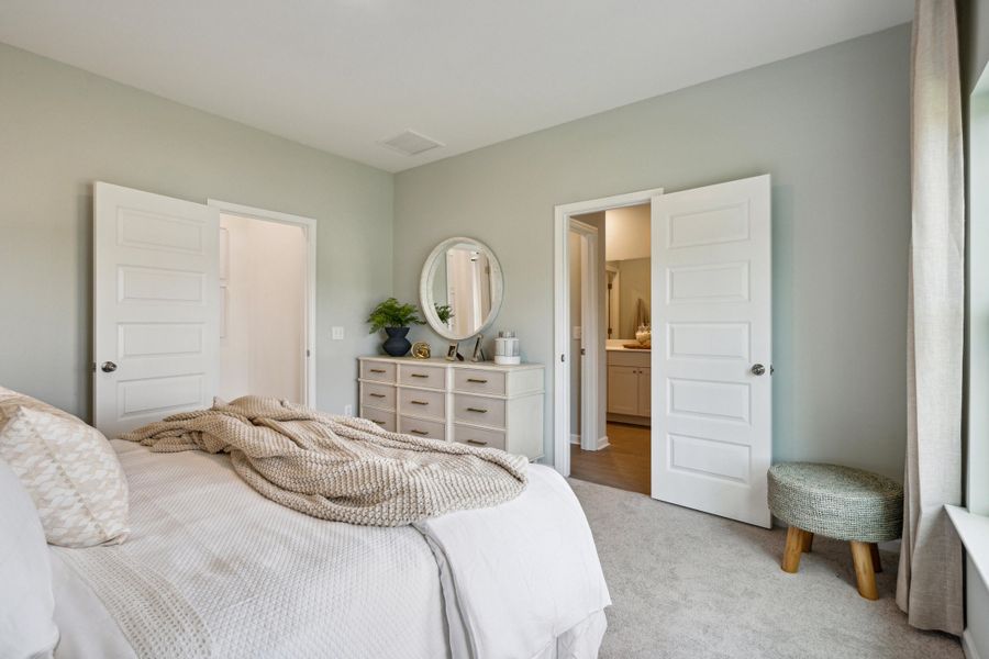 Furnished interior view inside a new home in Heron's Walk at Summers Corner: Carolina Collection, Summerville (Image 16). Furnished interior view inside a new home in Heron's Walk at Summers Corner: Carolina Collection, Summerville (Image 16).