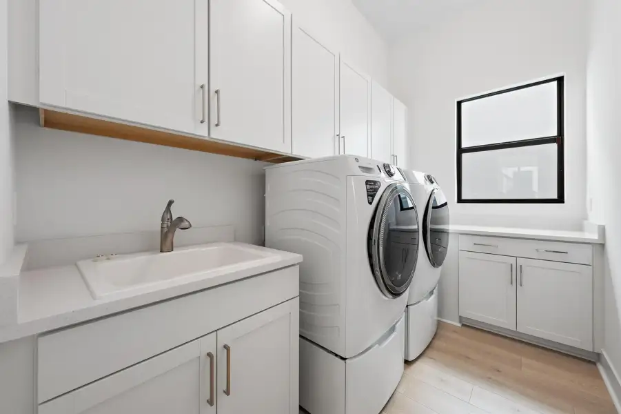 Upgraded Pedestal Washer/Dryer