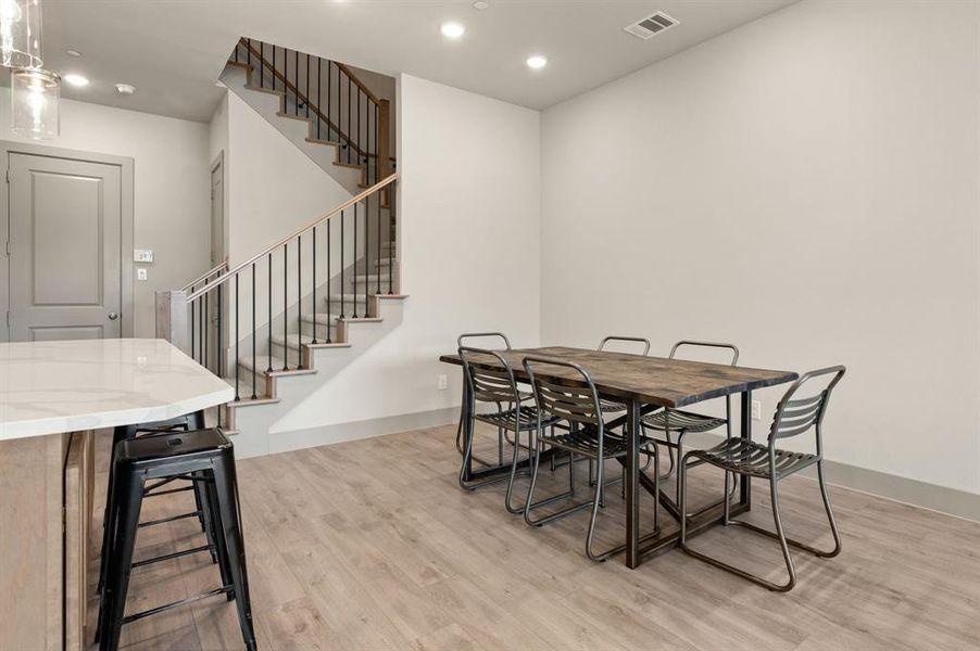 Furnished interior view inside a new home in , Farmers Branch (Image 25).