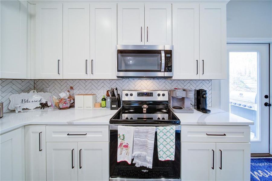 Furnished interior view inside a new home in , Waleska (Image 12).