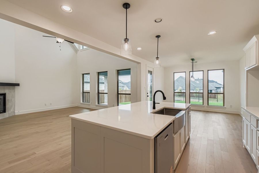 150 Longhorn - Kitchen
