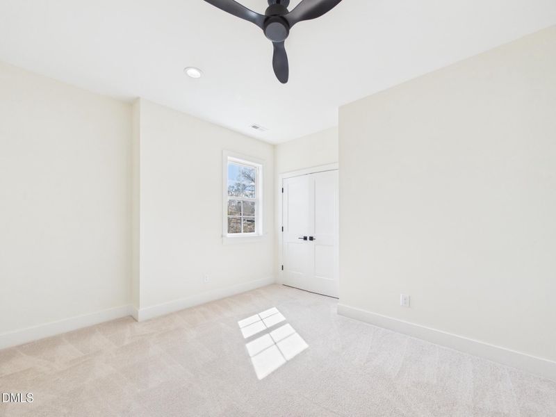 CAM01608G0-PR0128-STILL042