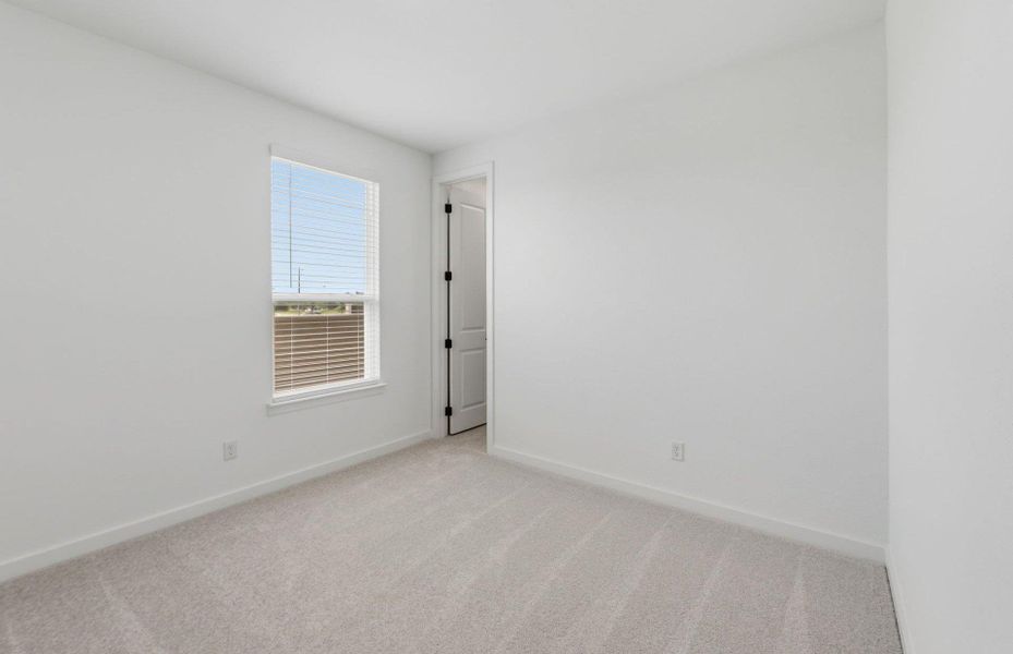Spacious, unfurnished interior of a new home in Kuempel Farms, Pflugerville (Image 16).