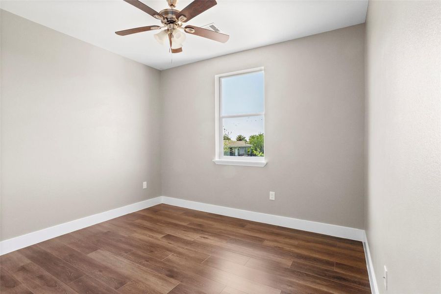 Spacious, unfurnished interior of a new home in , San Leon (Image 23).