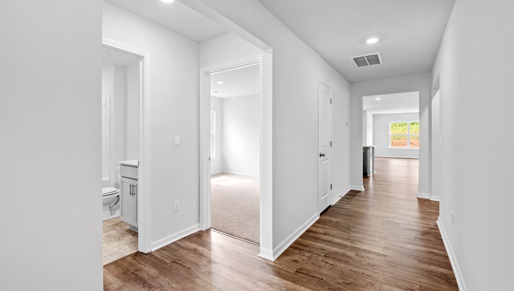 Spacious, unfurnished interior of a new home in Treemont Commons, Wellford (Image 14).